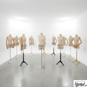 Ahşap Kollu Terzi Mankeni ile Vitrinlerde Profesyonel ve Etkileyici Sunum